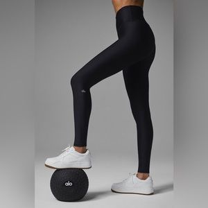 Brand new black Alo High-Waist Airlift Leggings size medium